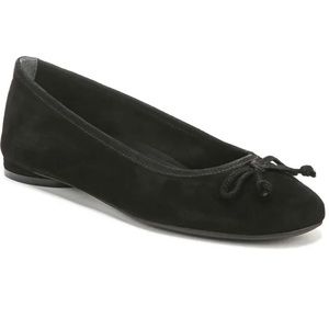 Callisto Vionic Flats in Black